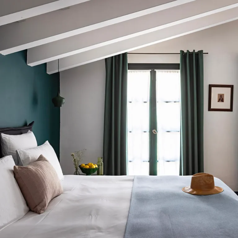 Hotel Santa Ponsa Menorca Deluxe-Zimmer Bett Dekoration Garten