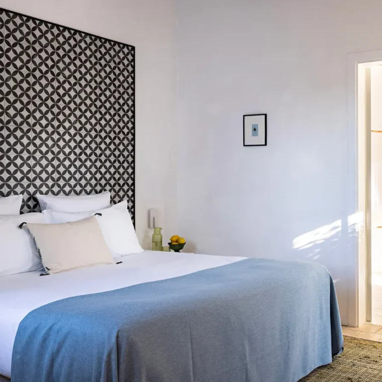 hotel-santa-ponsa-menorca-room-family-suite-bed