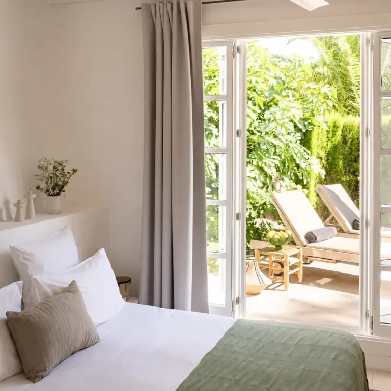 hotel-santa-ponsa-minorca-camera-superiore-letto-vista-esterna